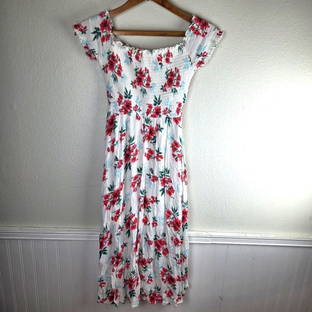 Women's Hollister Smocked Hi-low Floral White and Red Women's Dress Size Small - Picture 2 of 11